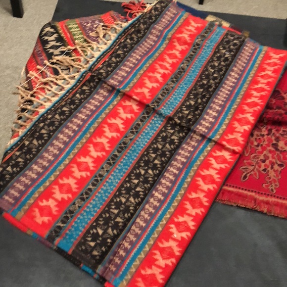 Shawl or scarves - Picture 5 of 8